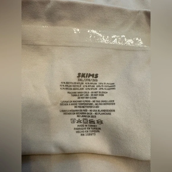 SKIMS CORE CONTROL
HIGH-WAISTED BRIEF - Picture 11 of 12